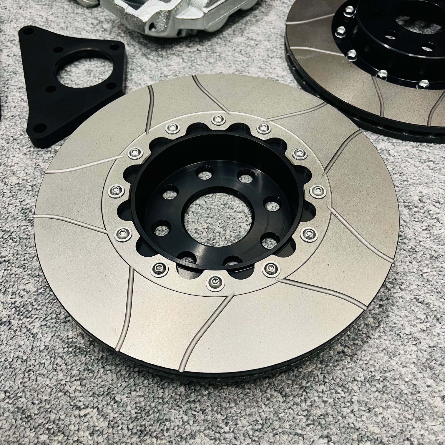 4-kolviga pidurikomplekt - Image 8